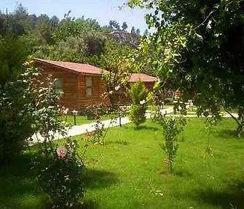 Деревянный коттедж Hidden Garden *